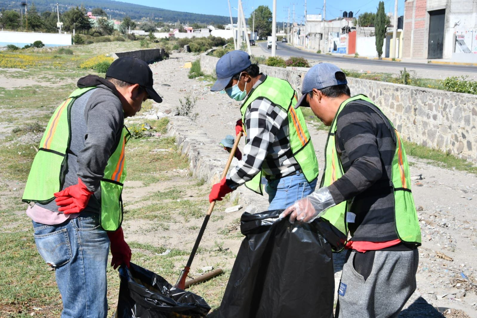 Inician autoridades estatales y municipales jornada masiva de limpieza en Huamantla